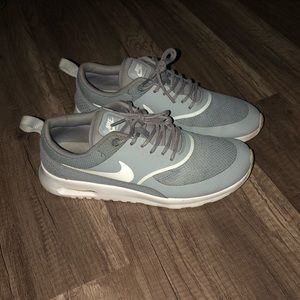 NIKE WOMENS AIR MAX THEA GRAY